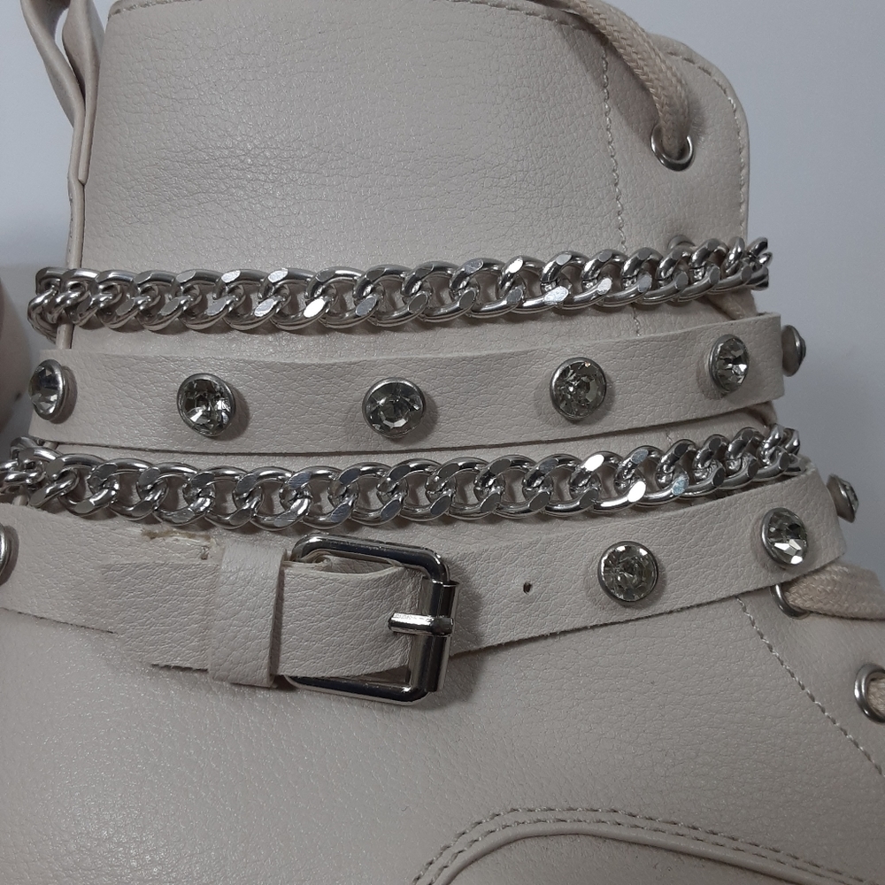 XOXO Payge Size 7M Cream Lace Up and Side Zip Ankle Boots with Chain Straps - Picture 7 of 9